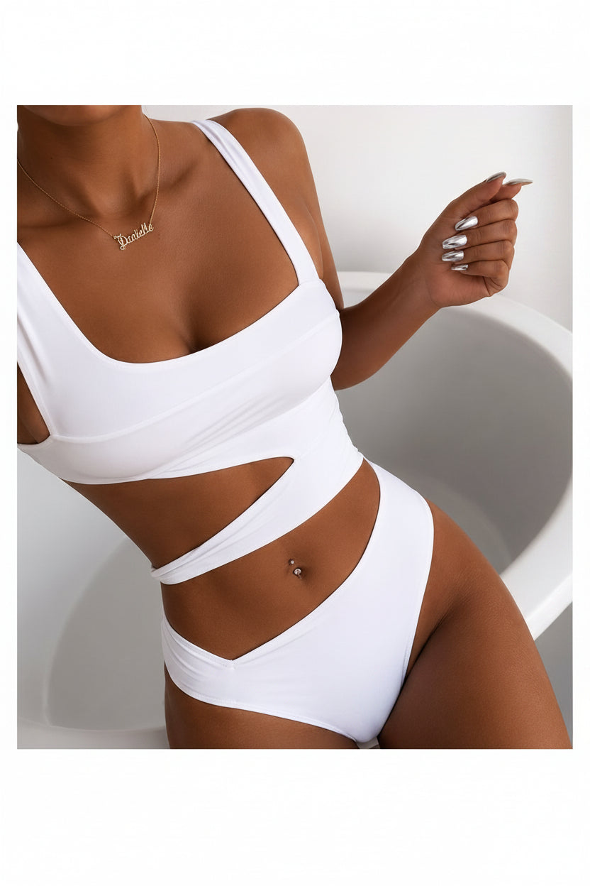 Nuvéra Sculpt Swim - maillot sculptant Blanc, visuel lifestyle premium